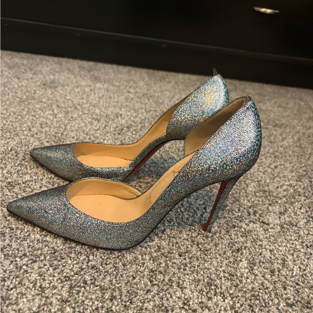 Elegant Glitter Pumps - Picture 3 of 7